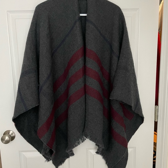 Banana republic poncho gray - Picture 2 of 4